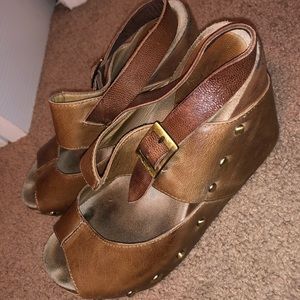 Brown Antelope Wedges